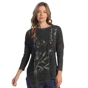 Jess & Jane Medium Top Curiosity 3/4 Sleeve Watercolor Black Floral Dragonfly